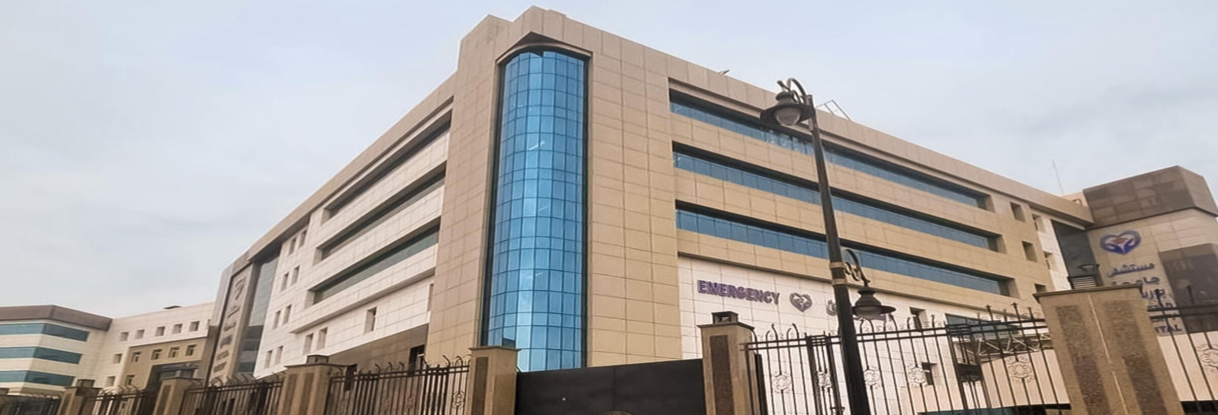 الواجهة الخارجية لمستشفى جامعة بورسعيد